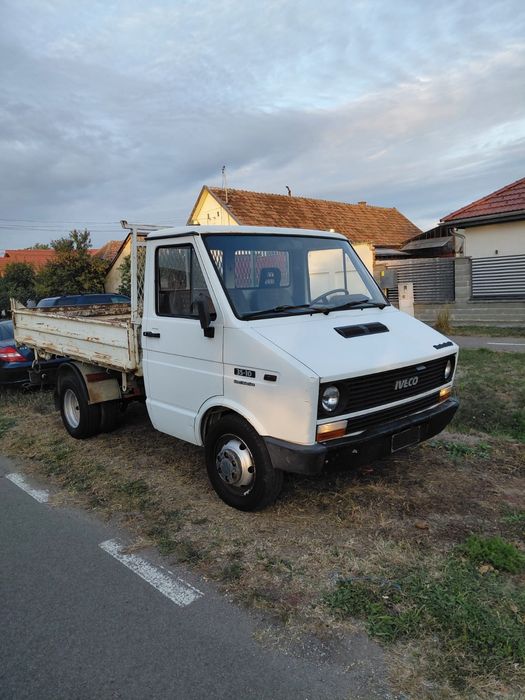 Iveco Daily - Basculabil pe cutie in 3 parti - Fara rugina, Italia