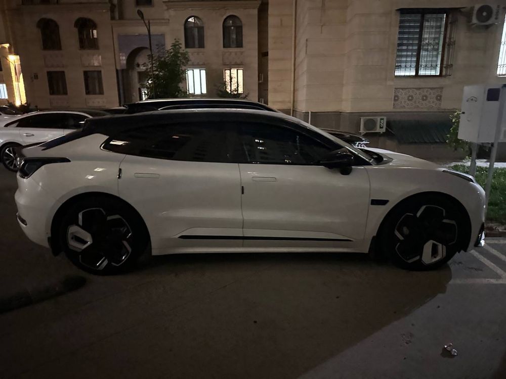 Автокредит 18.000 $ zeekr 001