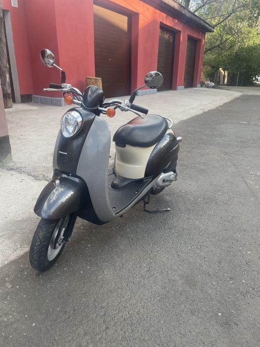 Скутер/Мопед Honda Crea Scoopy