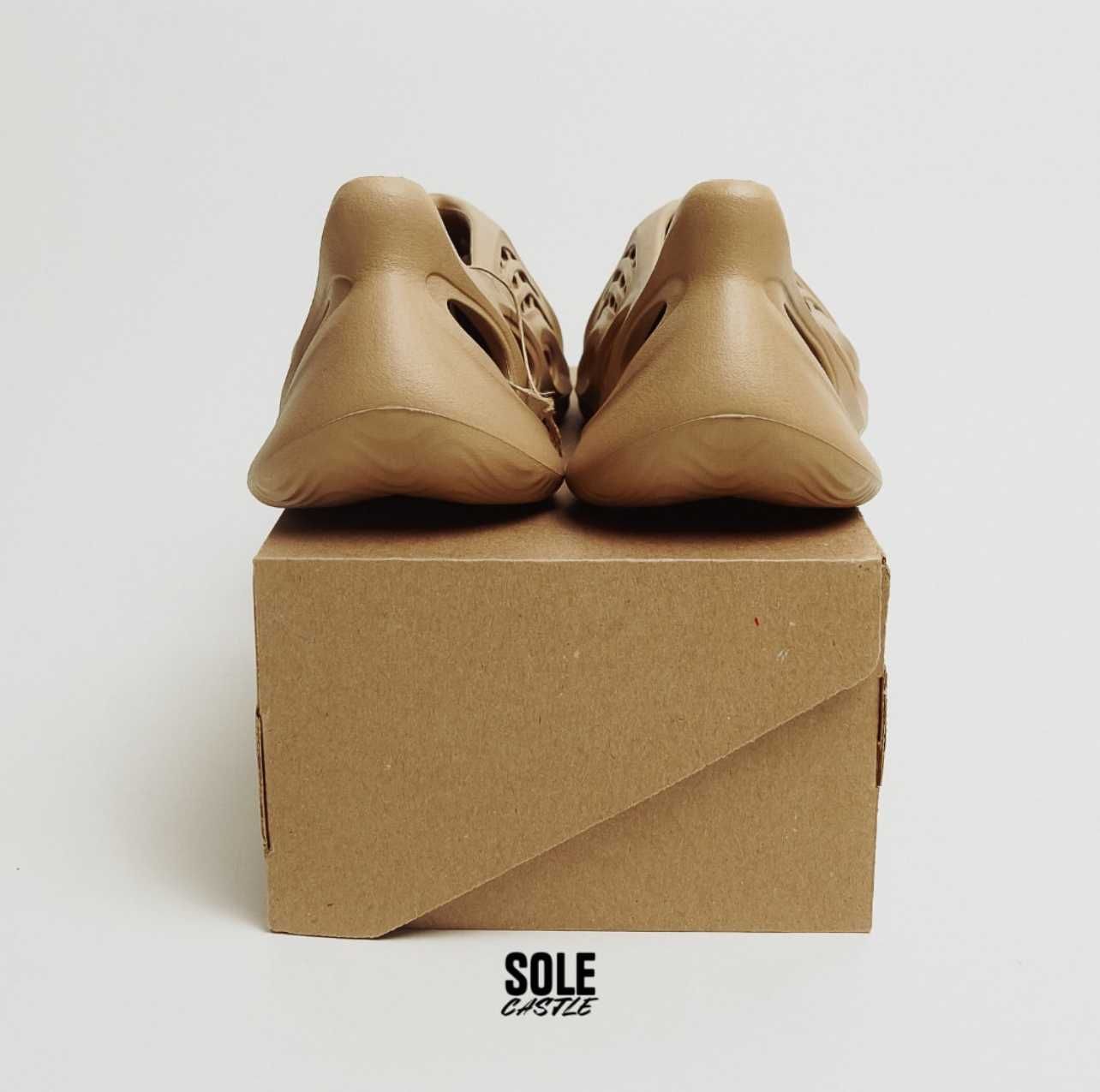 Yeezy Foam RNR 'Clay Taupe'