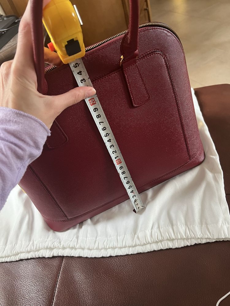 Чанта Furla от естествена кожа в бордо