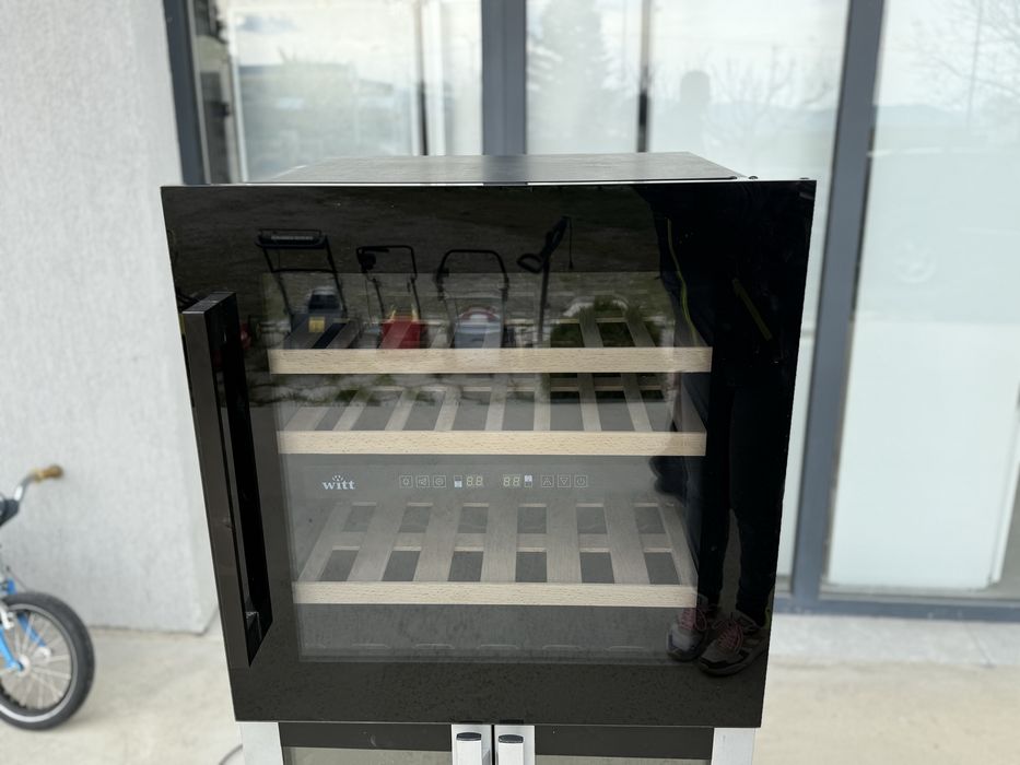 Малка витрина на 2 температурни нива Като нова!