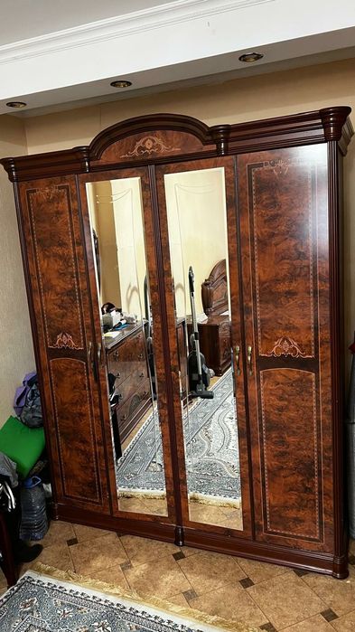 Спальный гарнитур