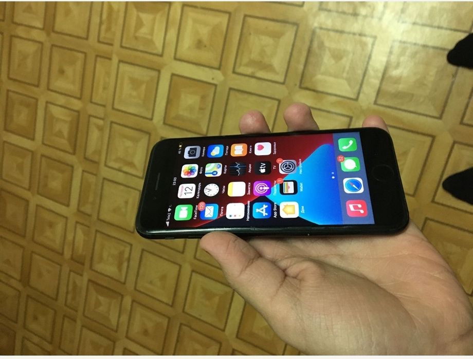 Продам айфон 7 64гб