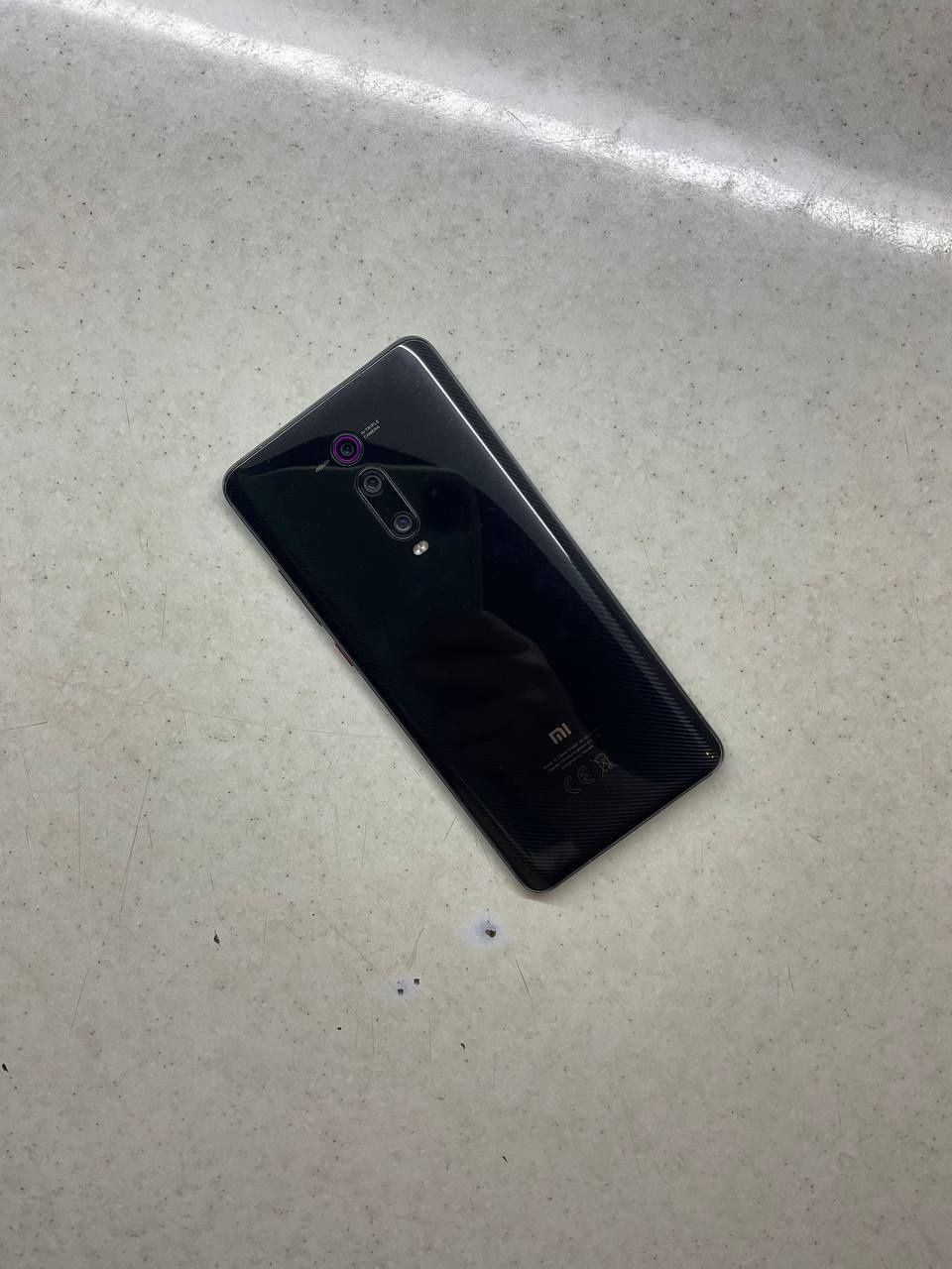 Продаётся Смартфон - Xiaomi Mi 9T Кор/Док. Идеально работает