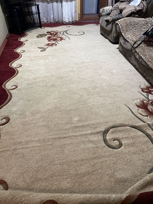 Продам ковер в отличном состоянии