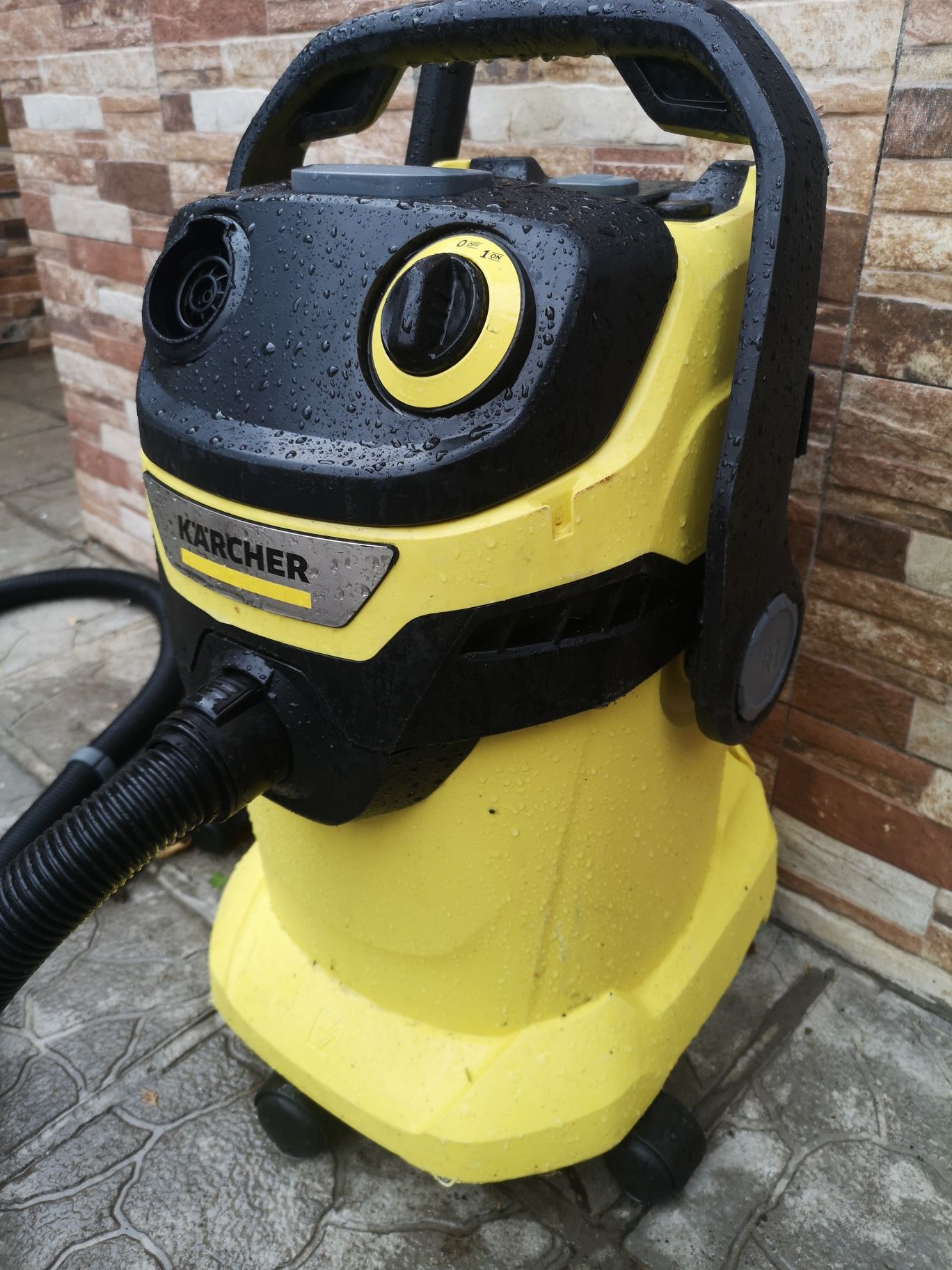 Прахосмукачка Karcher VD5 за Сухо и мокро почистване