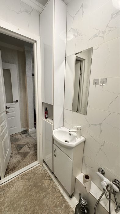 Гарнитур для ванной, маленький, раковина, шкаф