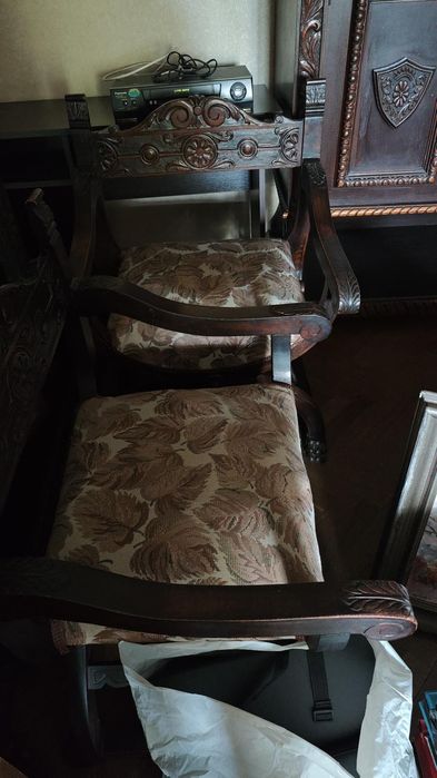 Mobila antica stil iacobin