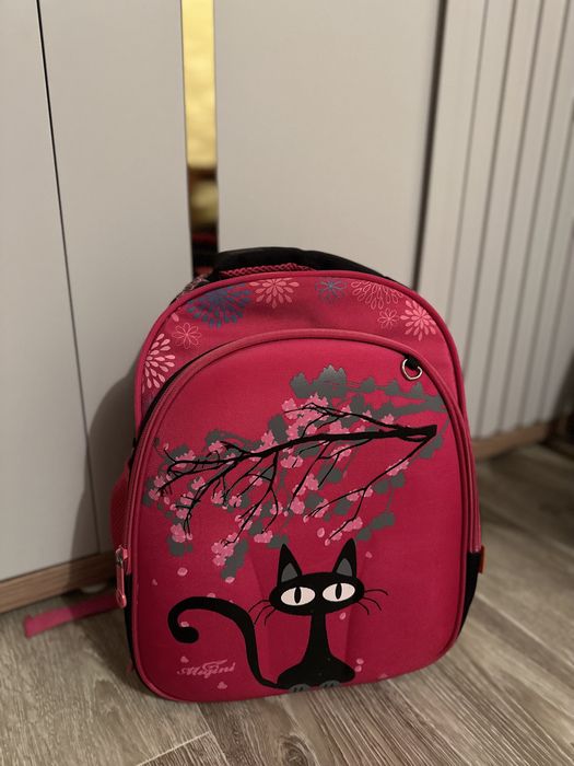 Продам рюкзак для девочки