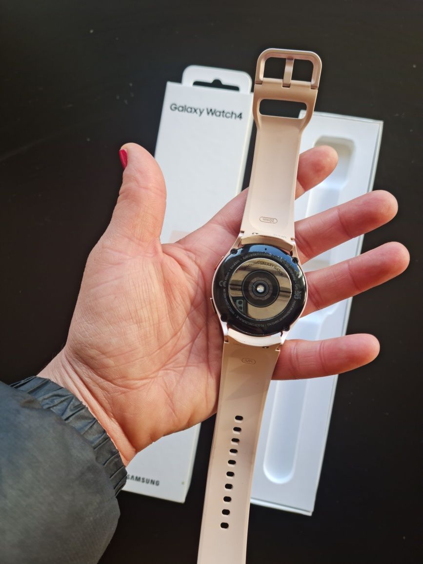 Samsung galaxy watch4 casio baby g