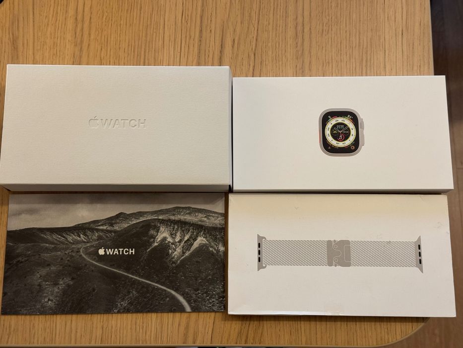 Apple Watch Ultra 49mm + оригинална Titanium Milanese Loop + 10 каишки
