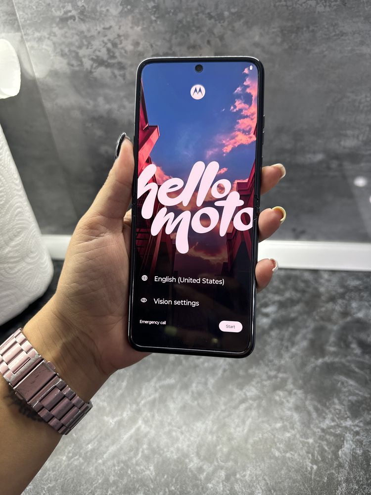 Смартфон Motorola Razr 40