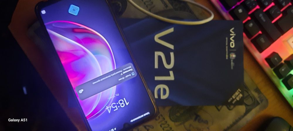 Продам Vivo V21e 8/128