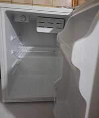 Mini frigider in stare de funcționarea