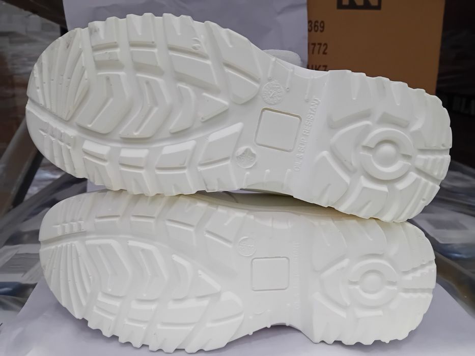 Oferta lot papuci de munca