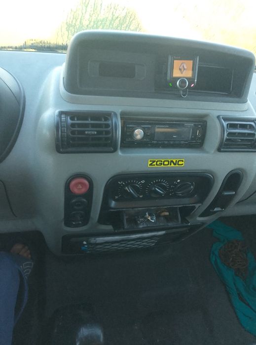 Vând Renault Master