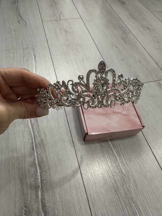 Продам металлическую диадему