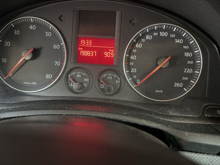 Volkswagen GOLF 5