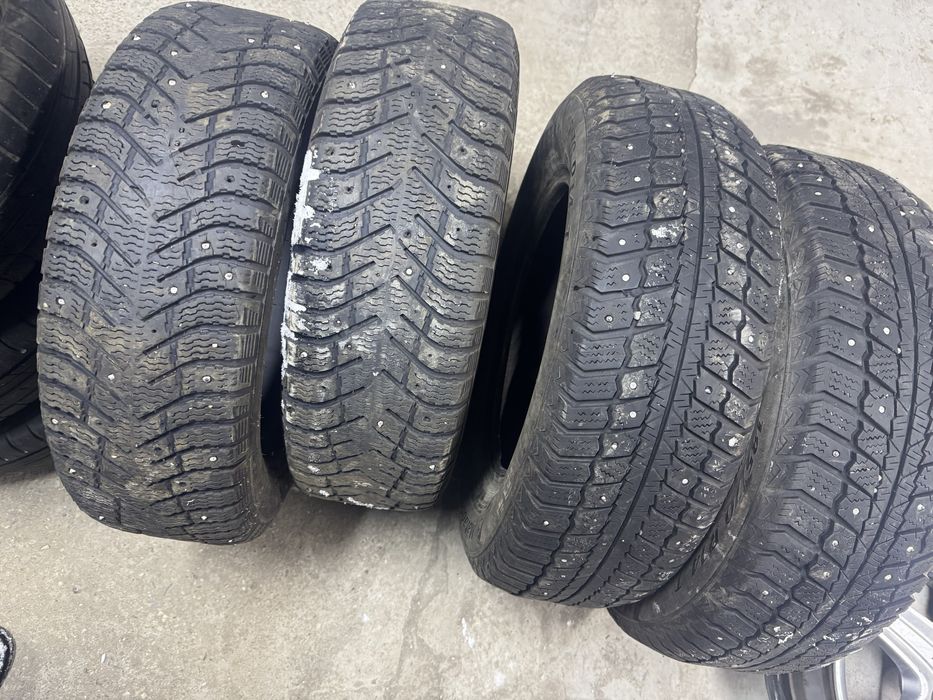 Зимние шины комплект