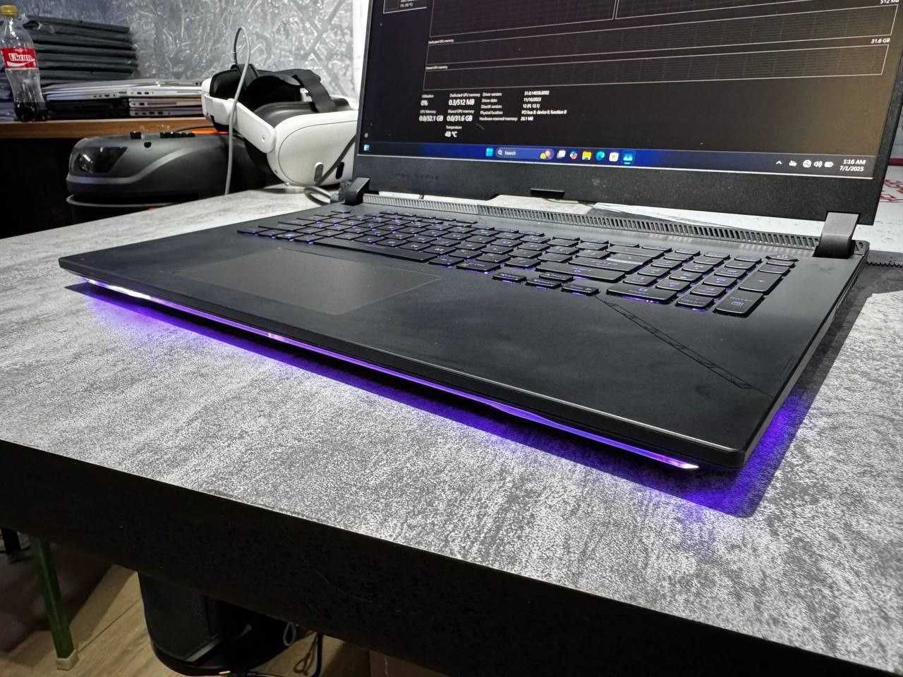 ASUS ROG SCAR G18 17.3” QHD 240hz Ryzen 9-7945HX 64GB/2TB SSD RTX 4090