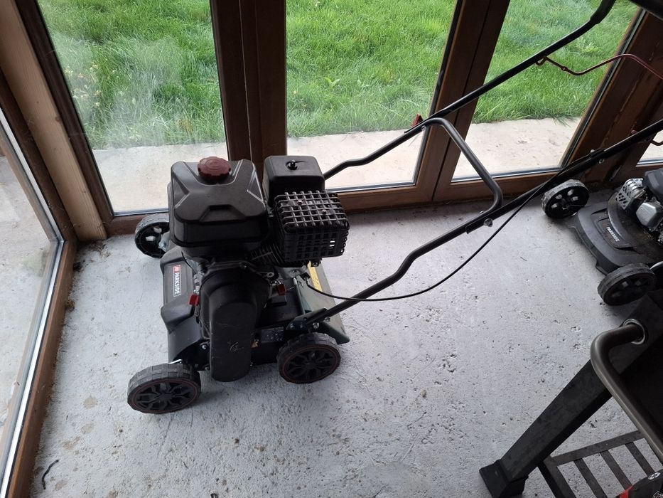 Бензинов Аератор скарификатор за трева райграс