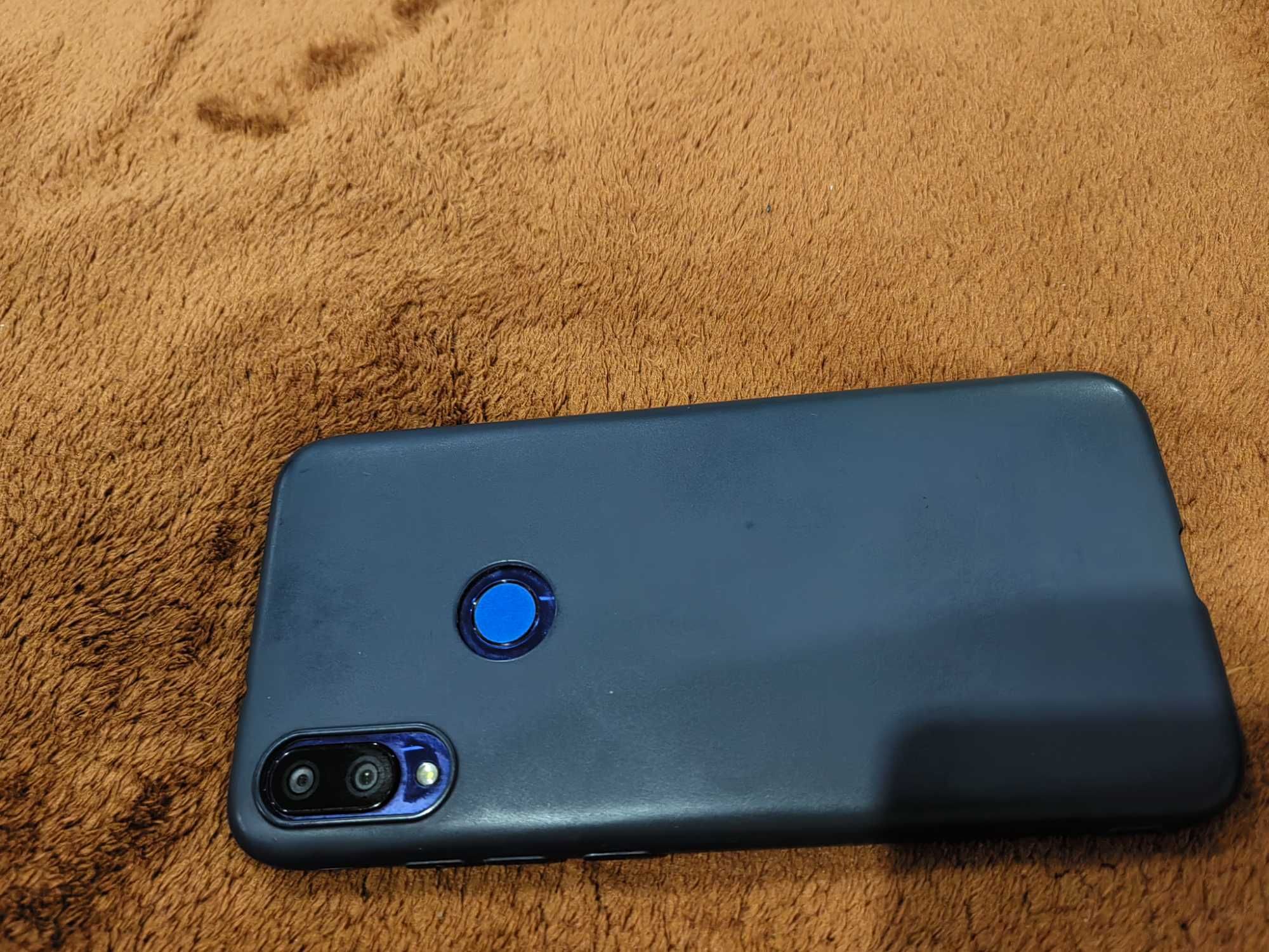 Сотовые телефоны Xiaomi Poco m3 и mi play