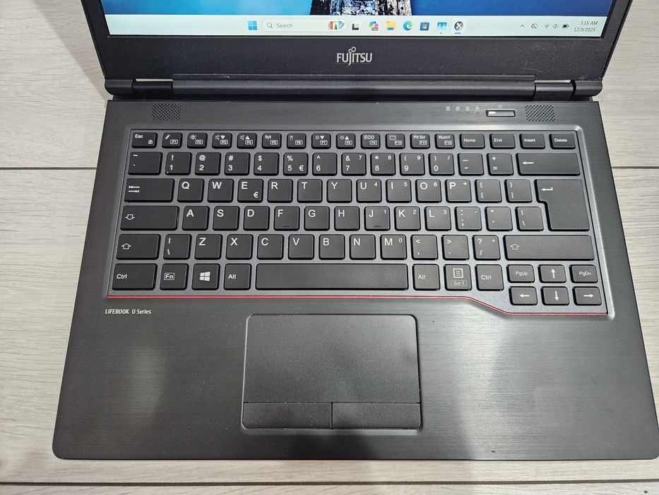 Fujitsu Lifebook U747