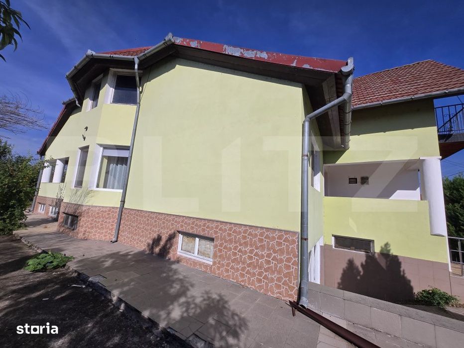 Casa cu 4 camere,200 mp utili, 800 mp teren, Sebes
