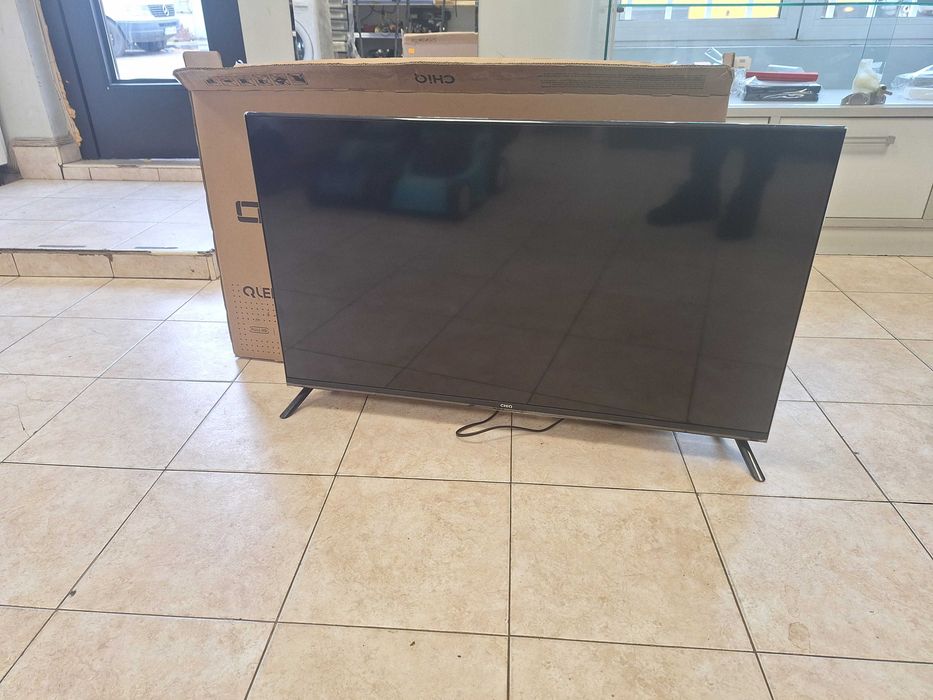 LED Smart TV Chiq L40QG7L