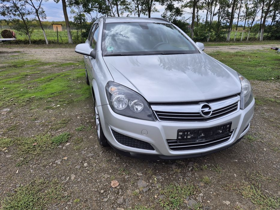 Opel Astra 1.7    2010