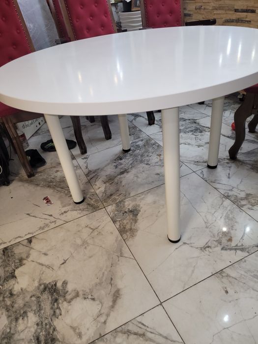 Masă rotundă  diametru 1.20 cm