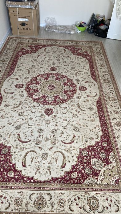 Продается ковер, размер 2,5/4