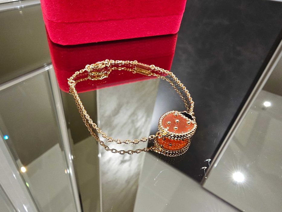 Van Cleef & Arpels VCA Rose Gold Lucky Spring Ladybug Дамска Гривна