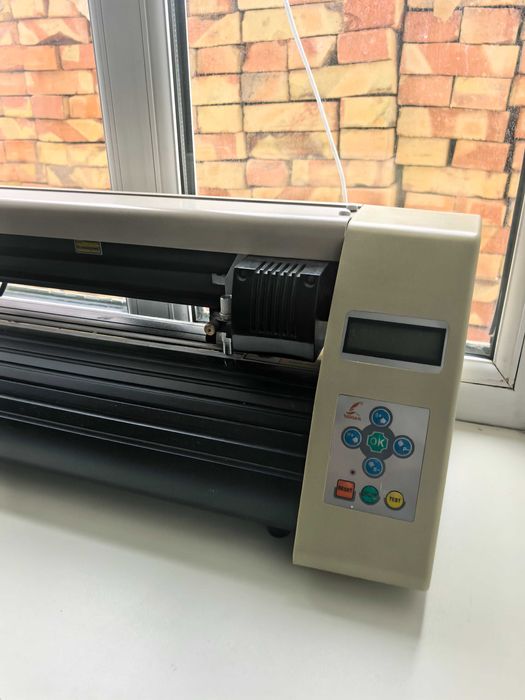 Продам плоттер срочно