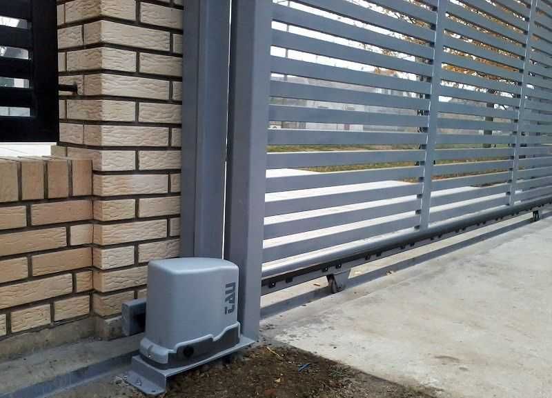 Kit complet poarta culisanta cu automatizare TAU 500+ set feronerie