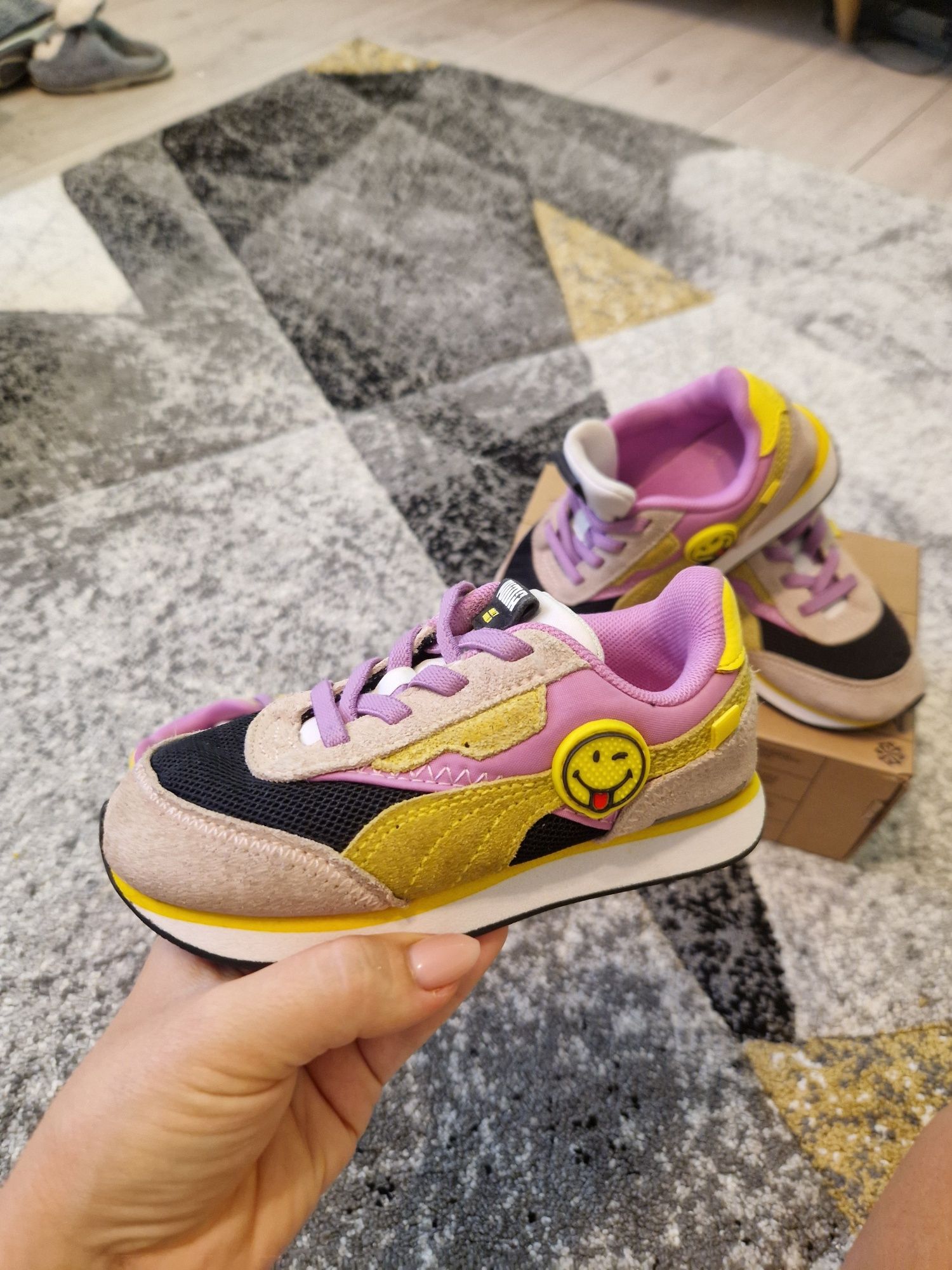Vând pantofi sport Puma Nr. 26 fete