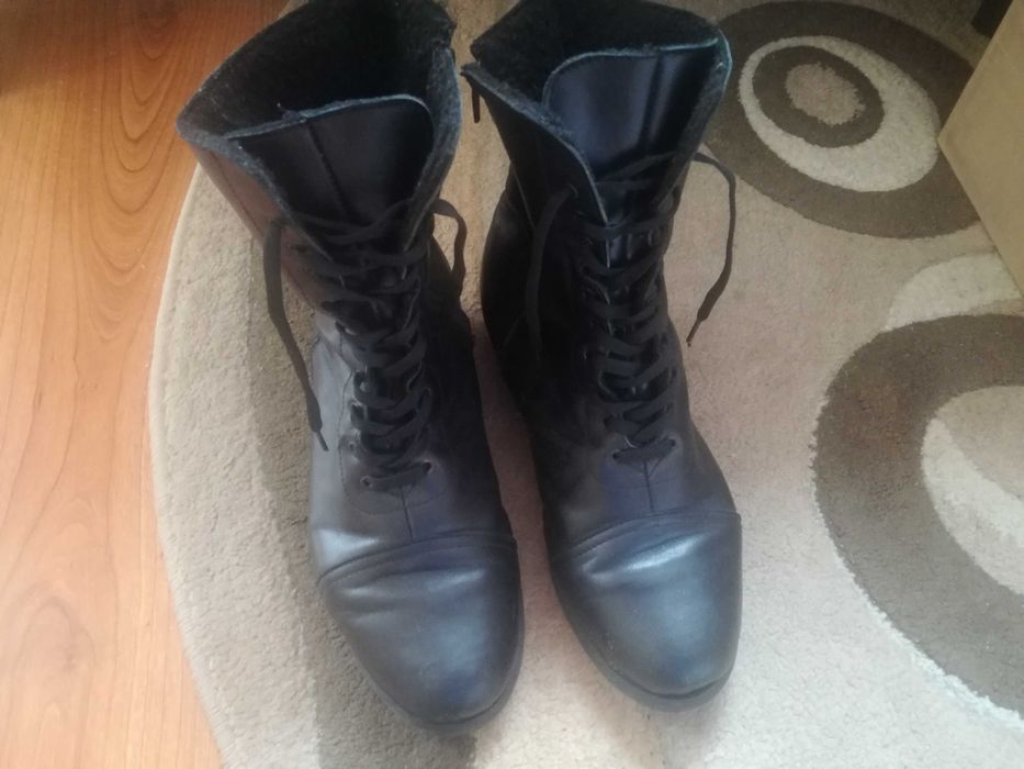 Продавам дамски зимни ботуши-боти от естествена кожа поръчкови