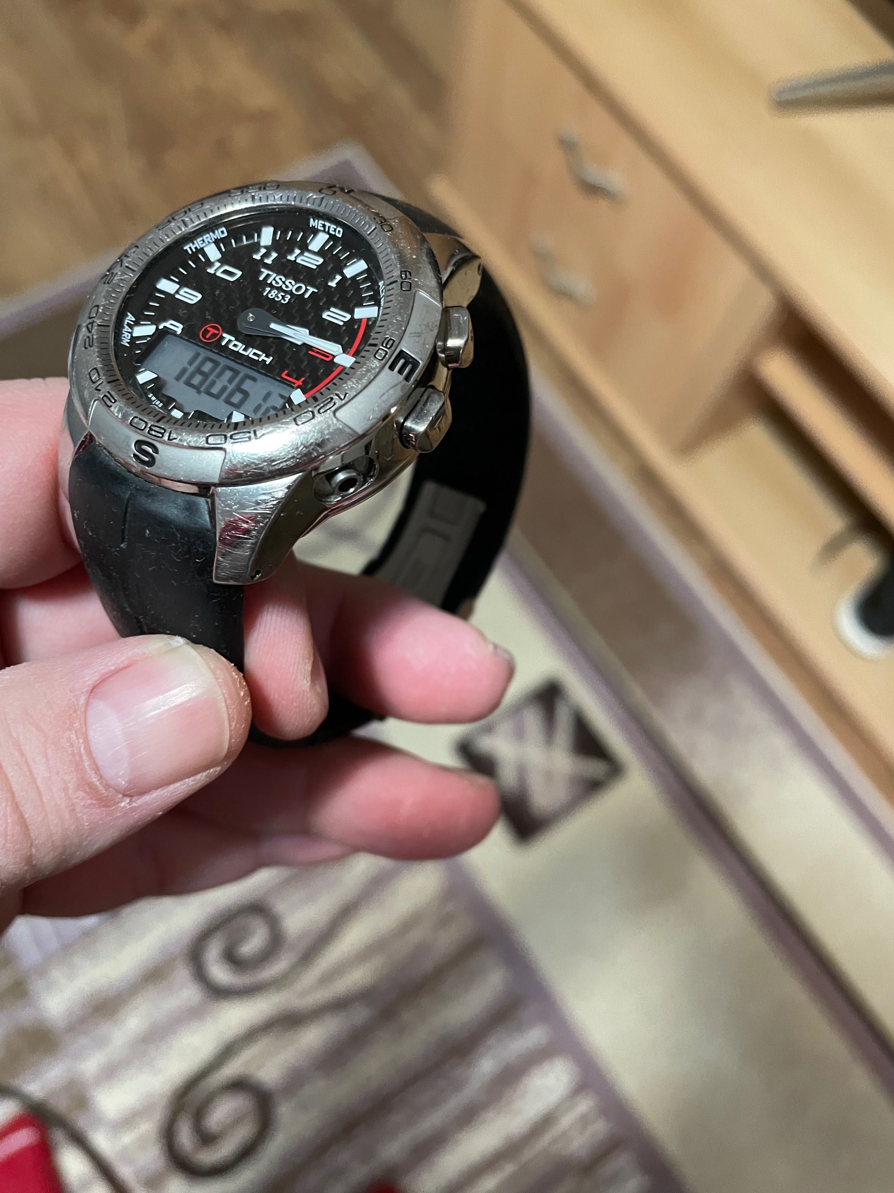 Часовник Tissot T-touch Titanium