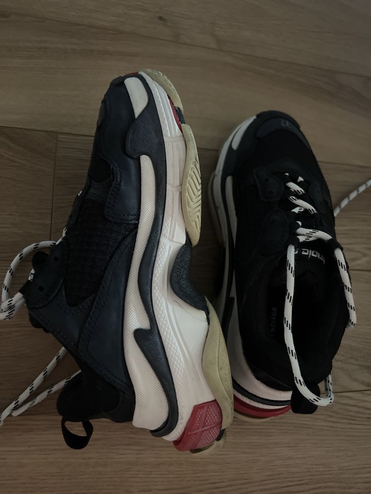 Balenciaga triple S