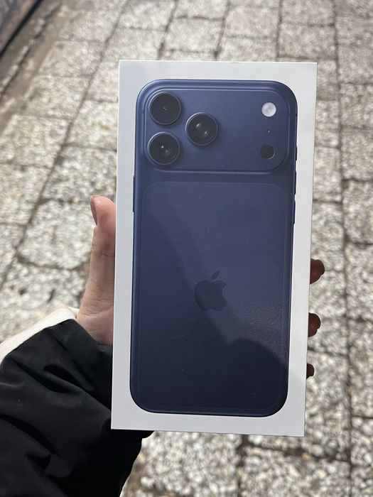 Срочно продам Айфон 17 про макс 256 гб окончательно 760000