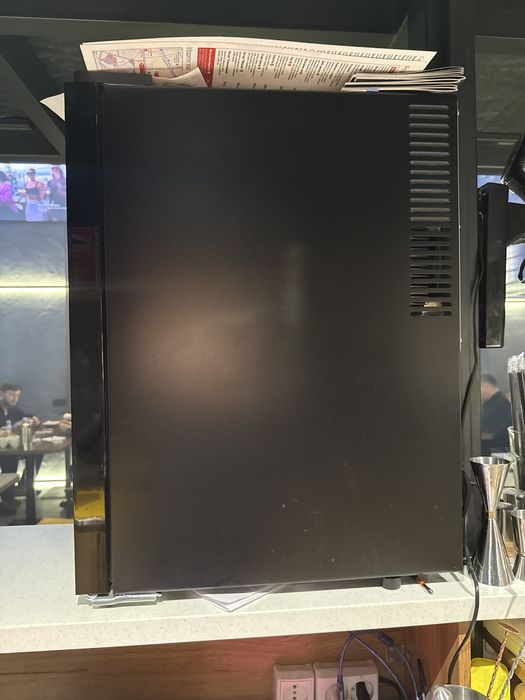 Хьюмидор Холодильник новый покупали за 1250$