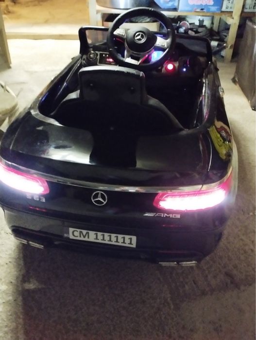 Детска акумулаторна кола Mercedes S63