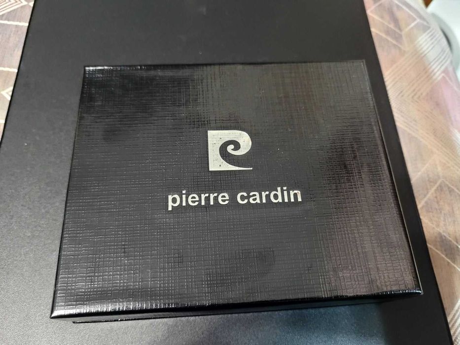 Черно, от естествена кожа портмоне на Pierre Cardin