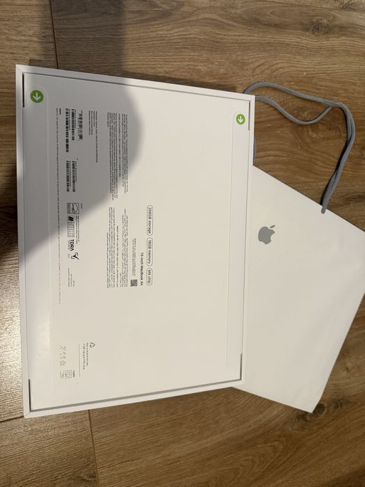 MacBook 13" M4 256GB Midnight Blue