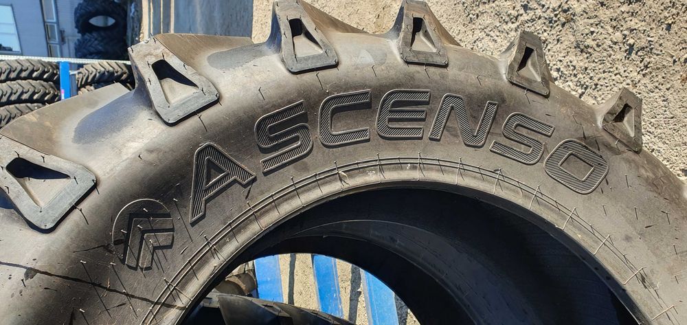 18.4-345 14PR marca ASCENSO forestiere pentru MasseyFerguson 5300 QZXT