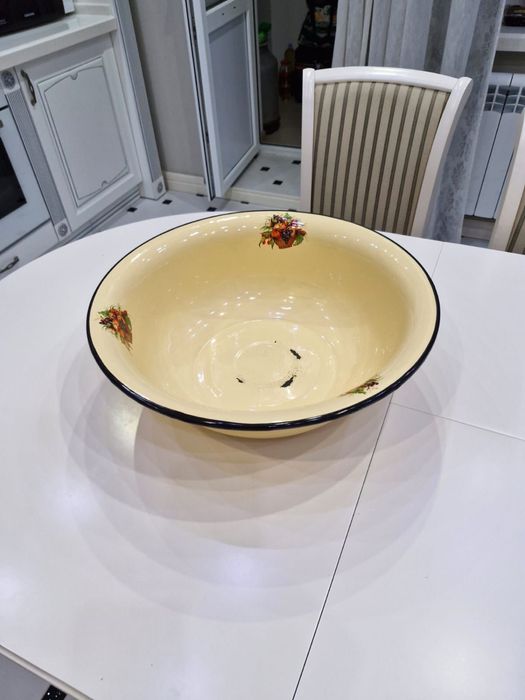 Продам эмалированные тазики