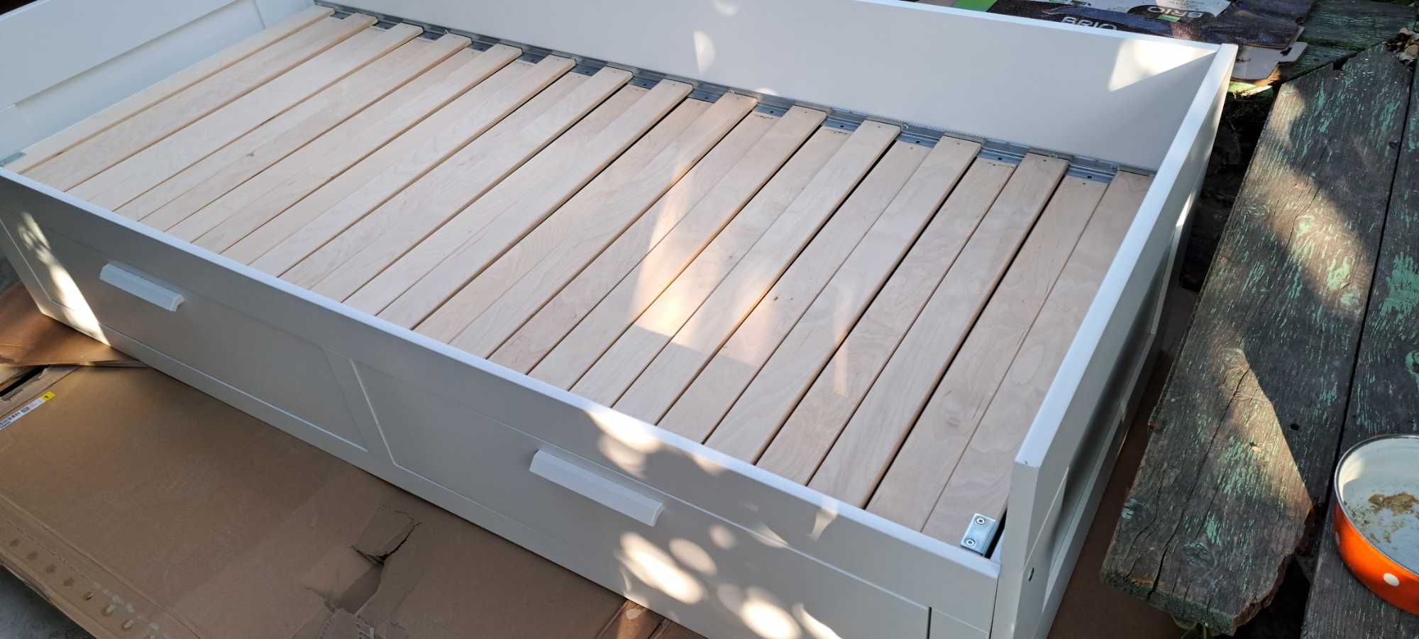 Продавам легло разтегателно / кушетка