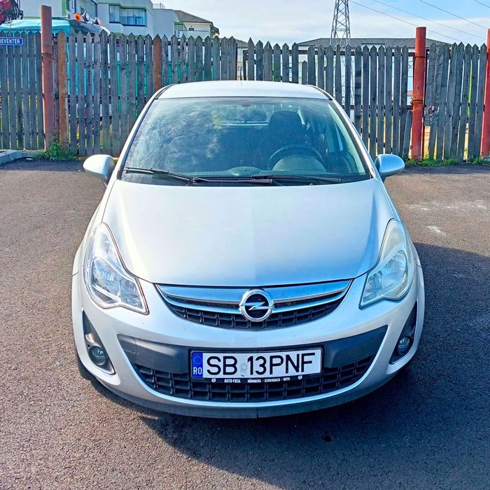 Opel Corsa Vând Opel Corsa E în stare foarte bună de funcționare.