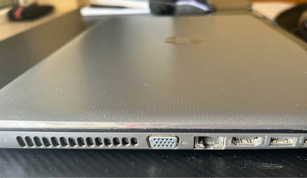 Лаптоп HP 250 със зарядно